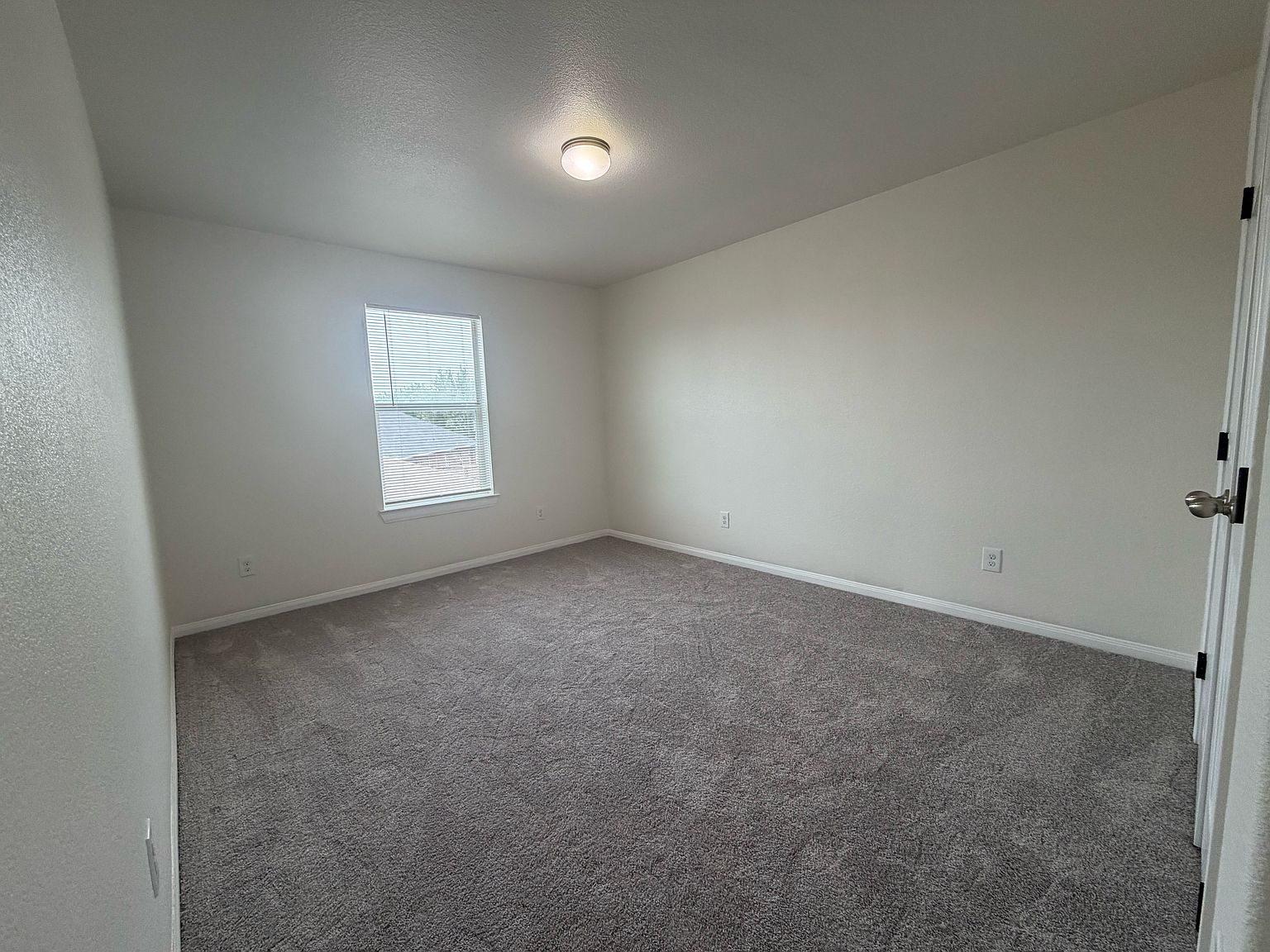 Secondary bedroom