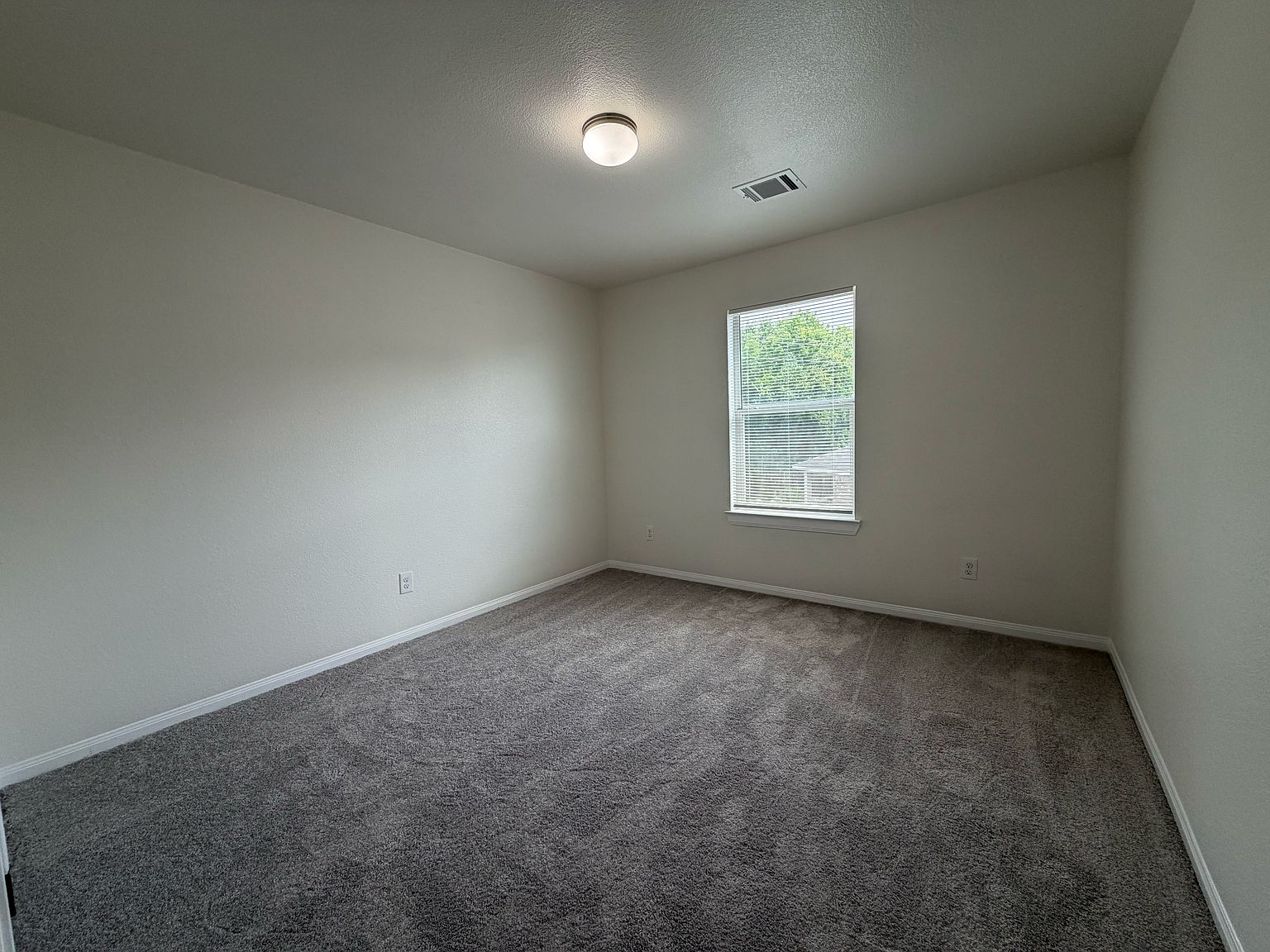 Secondary bedroom